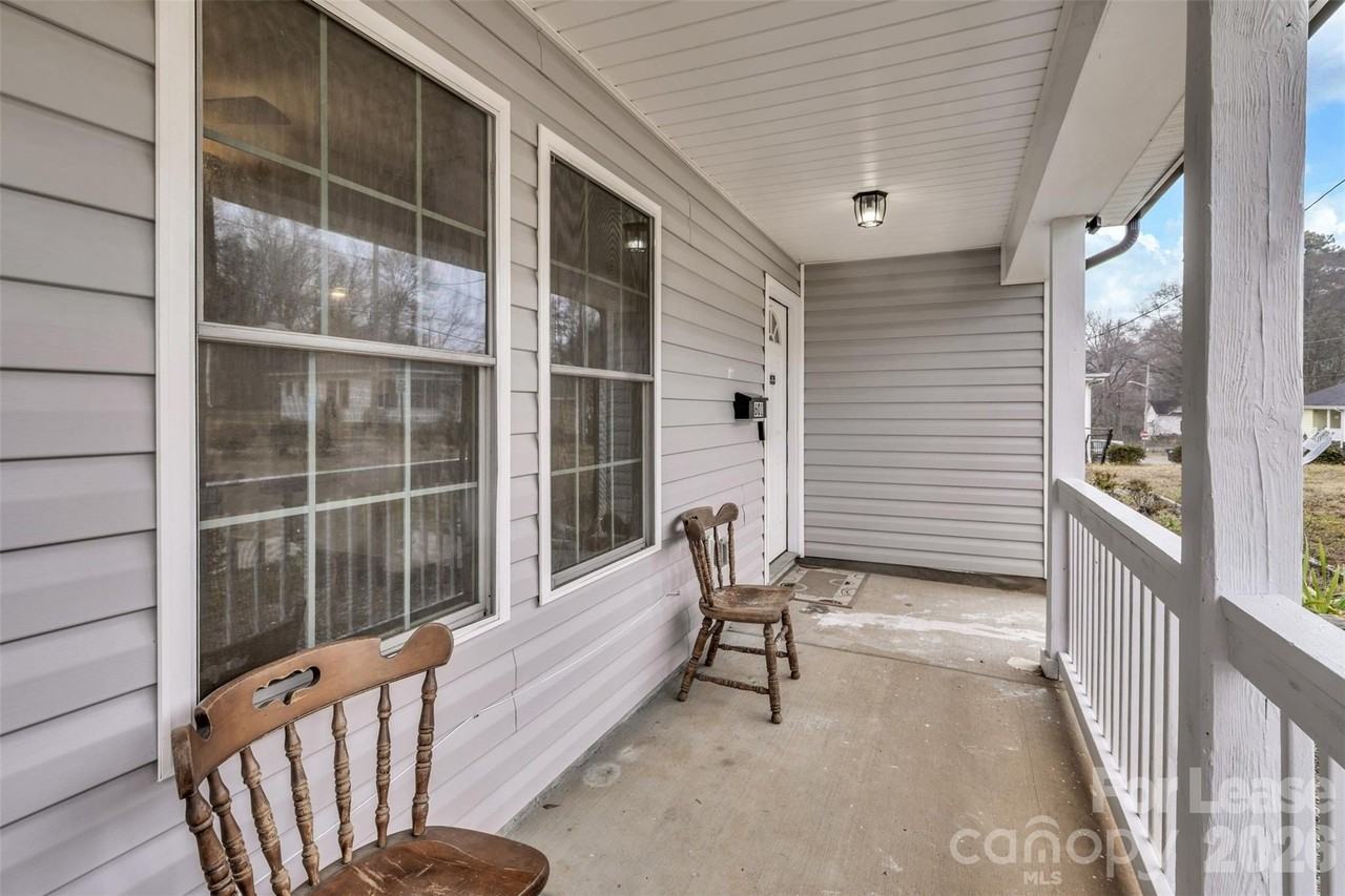 601 N Apple St - Photo 6 of 30