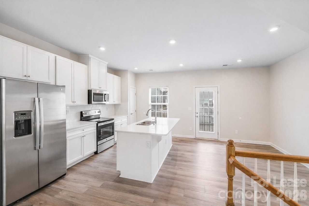 2303 Autumn Olive Ln - Photo 4 of 28