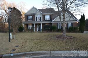 featured image of 910 Springwood Dr