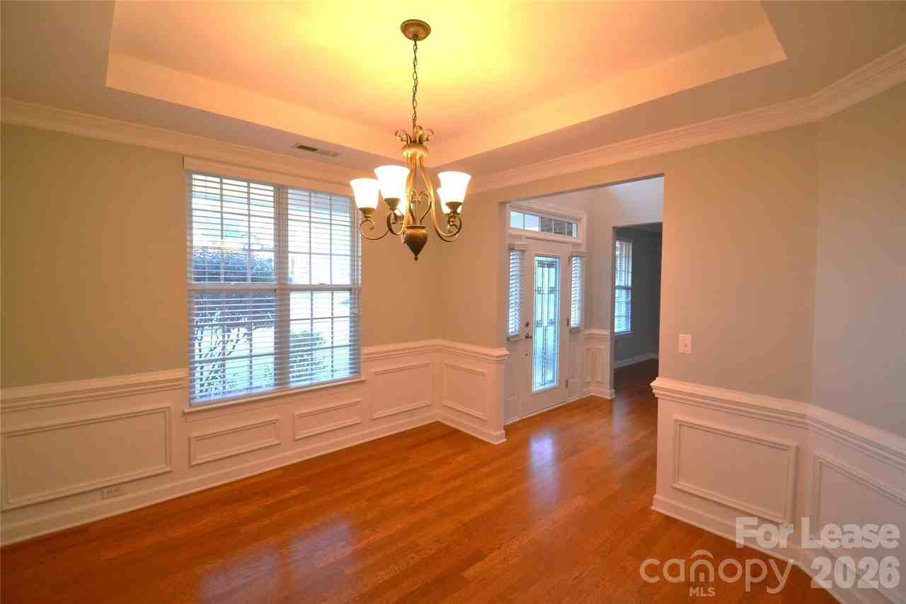 910 Springwood Dr - Photo 7 of 45