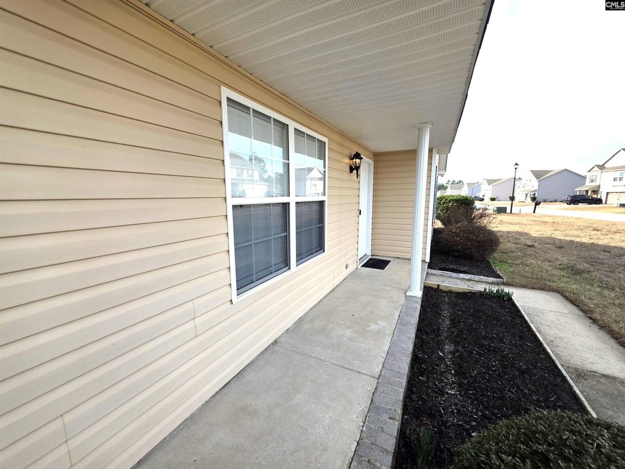 165 Crassula Dr - Photo 7 of 34