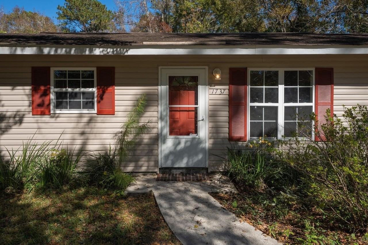 1737 Bozo Ln - Photo 2 of 21