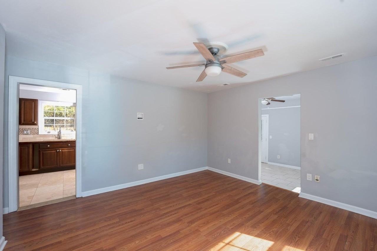 1737 Bozo Ln - Photo 3 of 21