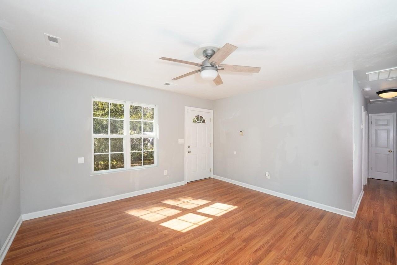 1737 Bozo Ln - Photo 5 of 21