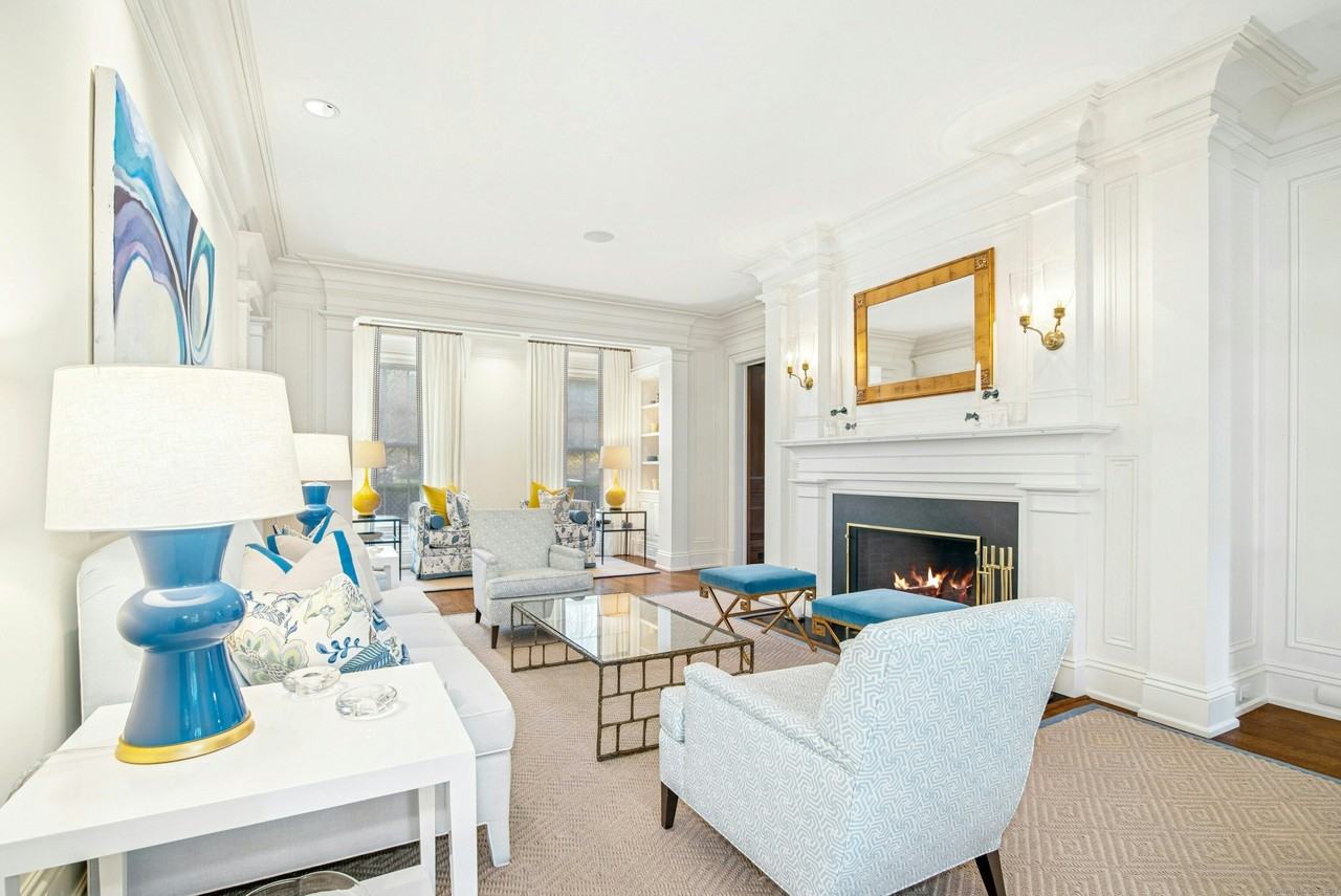 584 West Rd - Photo 4 of 33