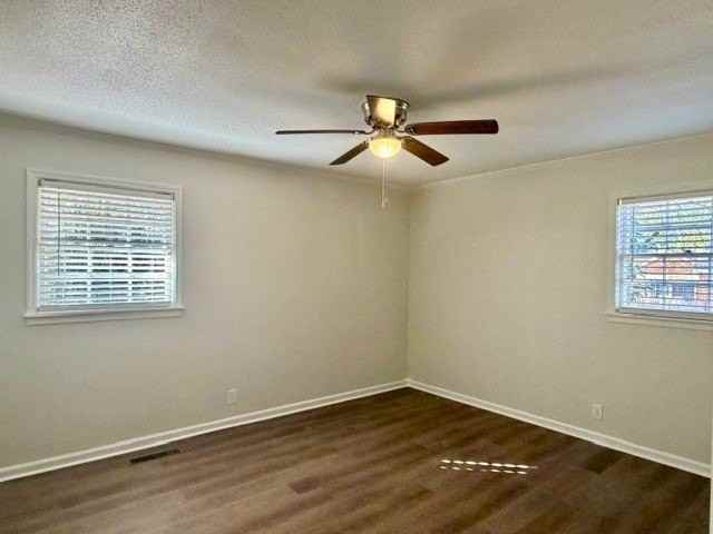 319 Daniel Cir - Photo 2 of 8