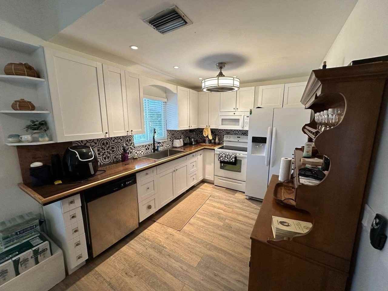 3 Meridian Ave - Photo 6 of 18