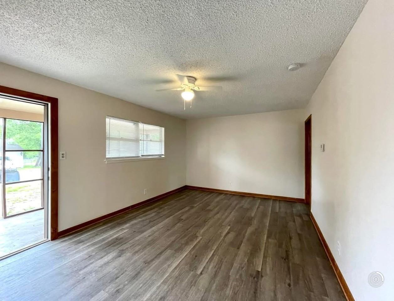 501 12th Ave Se #1 - Photo 5 of 16