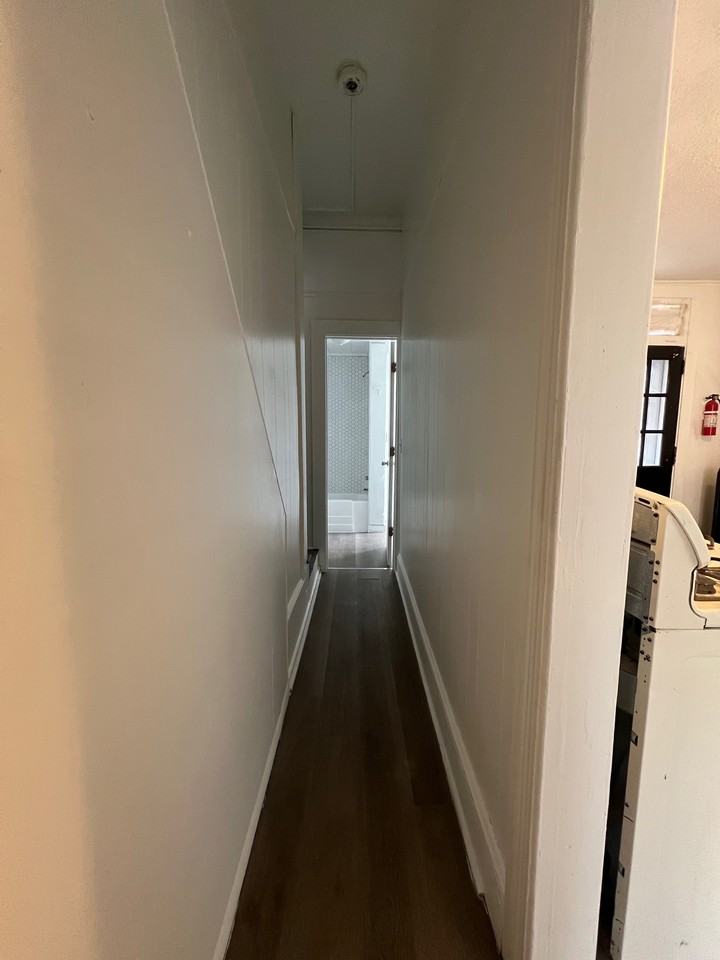 214 S 13th St 2nd Fl #2 - Photo 6 of 13