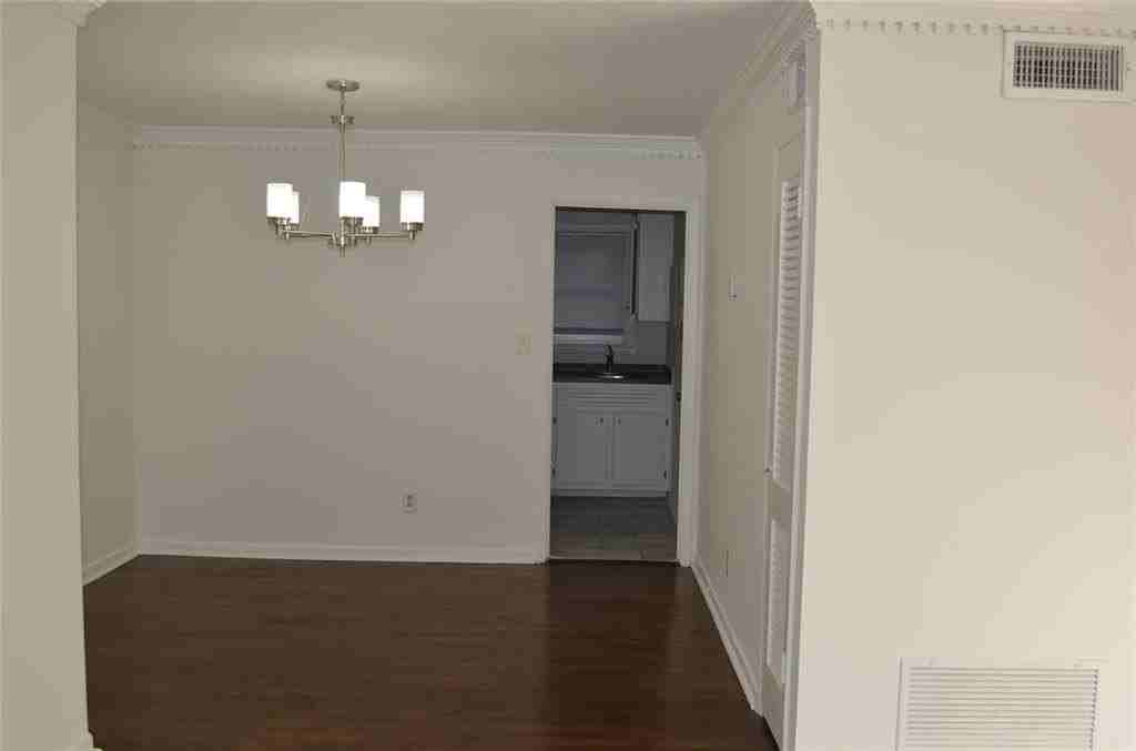 3510 Roswell Rd Nw Apt N3 #N3 - Photo 3 of 12