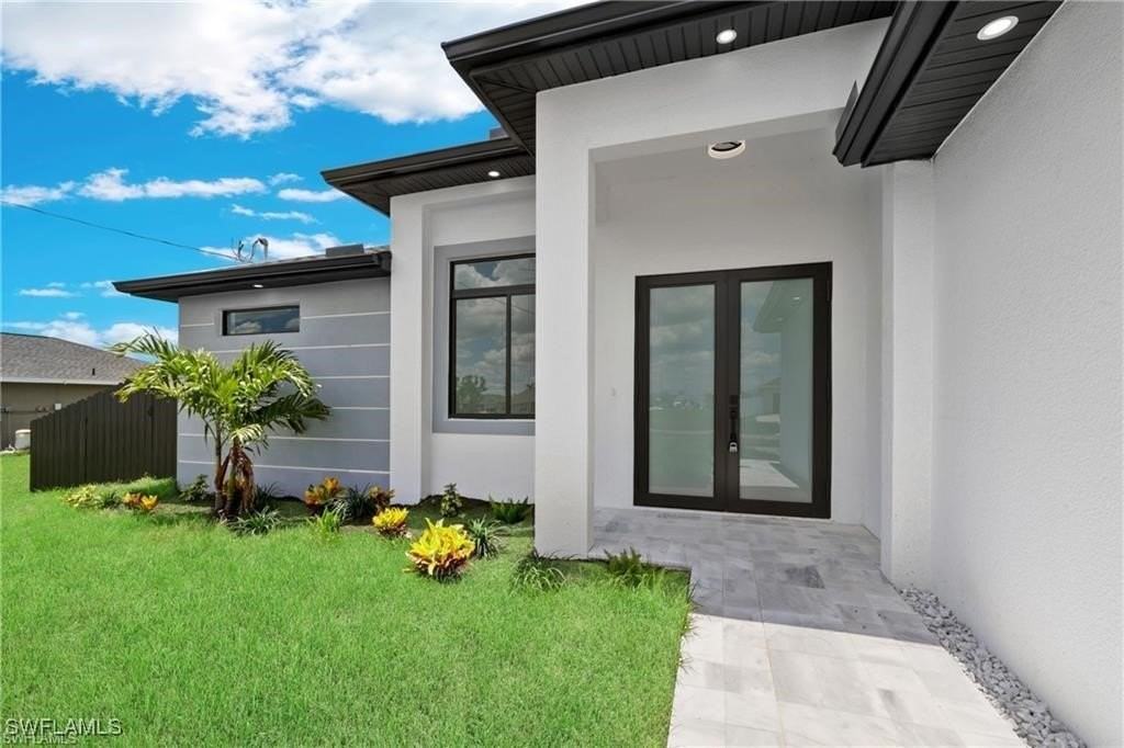 310 Diplomat Pkwy E - Photo 5 of 24