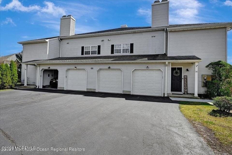 13 Racquet Rd - Photo 2 of 20