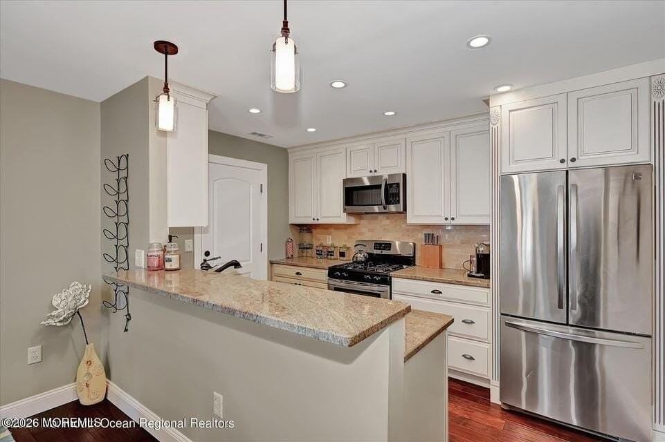 13 Racquet Rd - Photo 3 of 20