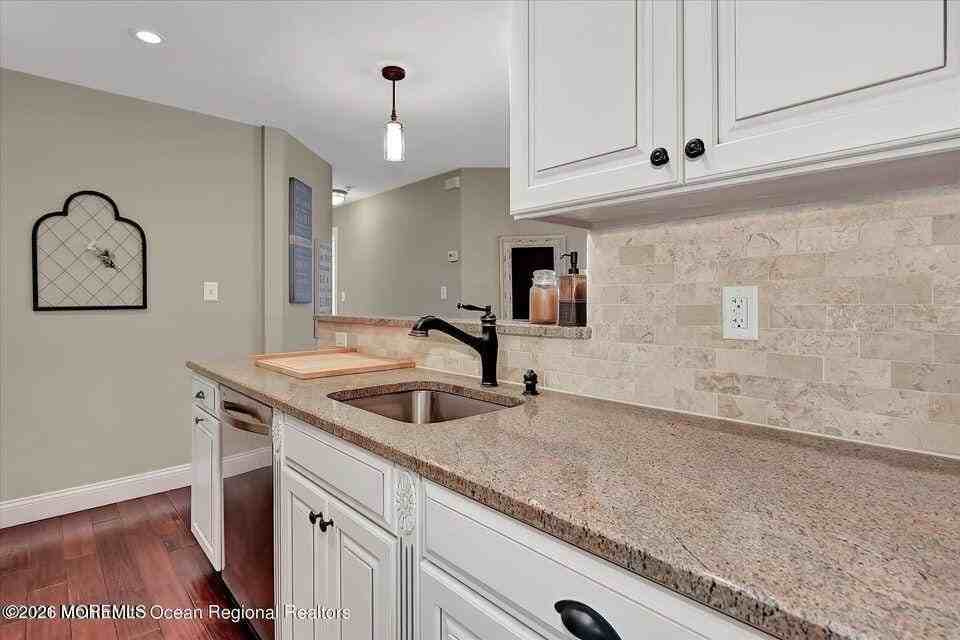 13 Racquet Rd - Photo 6 of 20