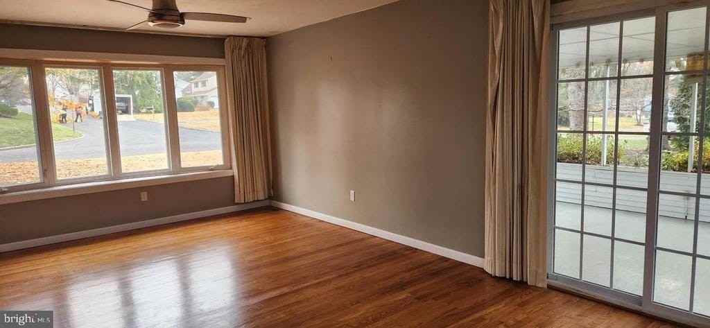 25 Lower Hilltop Rd - Photo 4 of 18