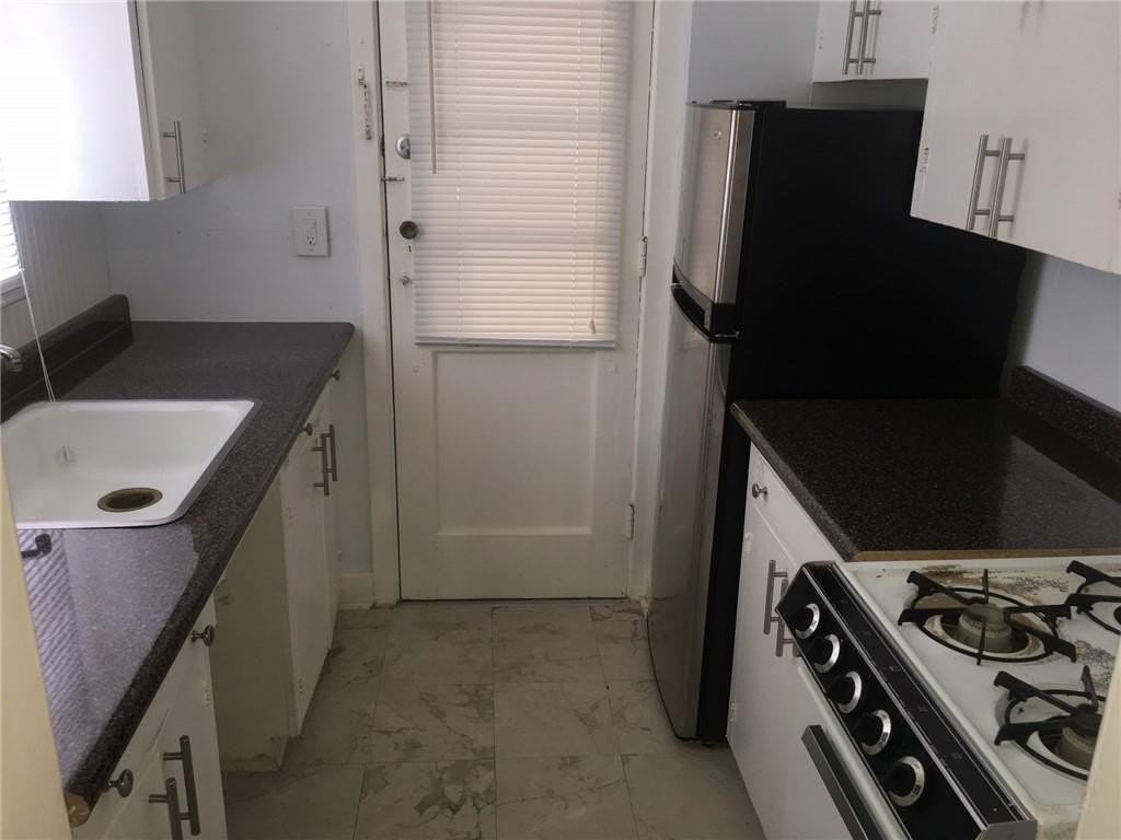 957 Dauphin St #4 - Photo 4 of 4