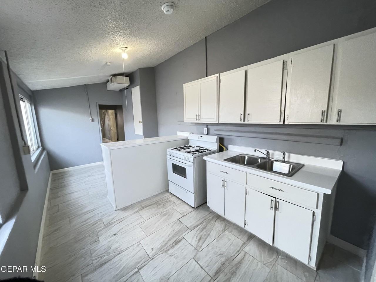 3425 Savannah Ave Unit B #B - Photo 5 of 33