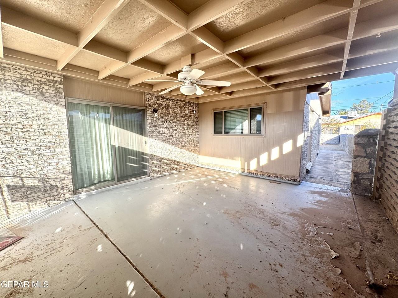 10213 Saigon Dr - Photo 4 of 29