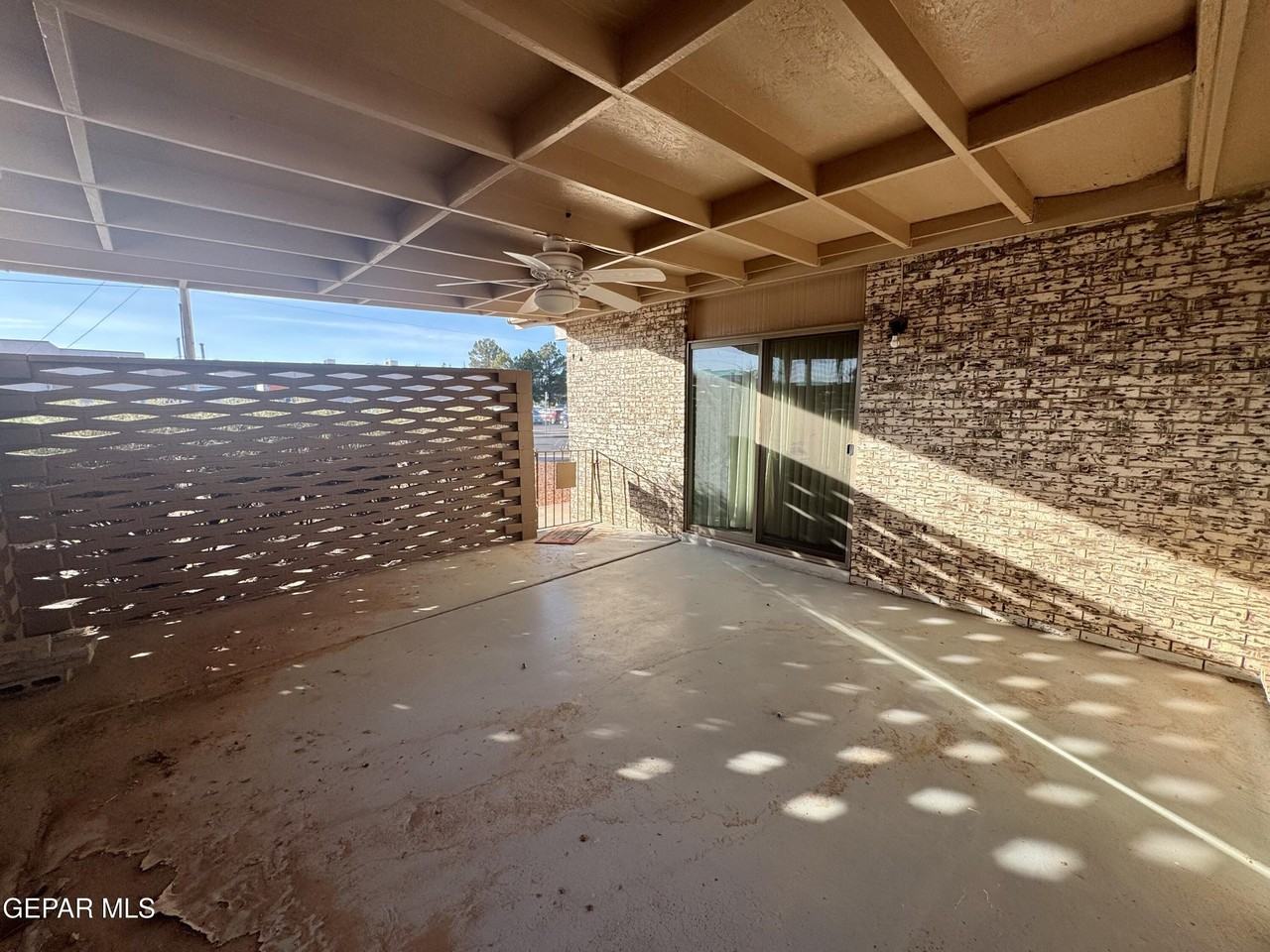 10213 Saigon Dr - Photo 5 of 29