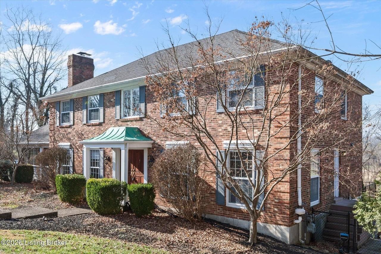 7008 Foxcroft Pl - Photo 4 of 50