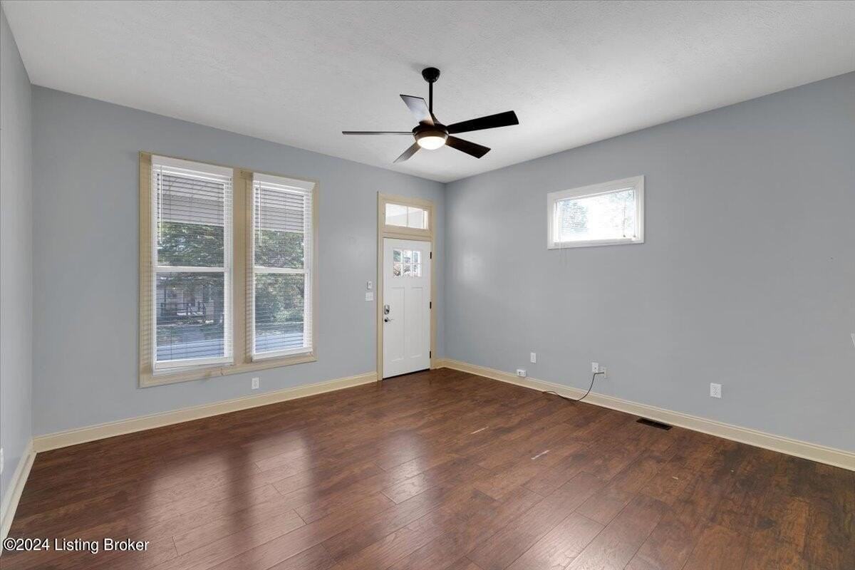 1124 Rammers Ave - Photo 2 of 24