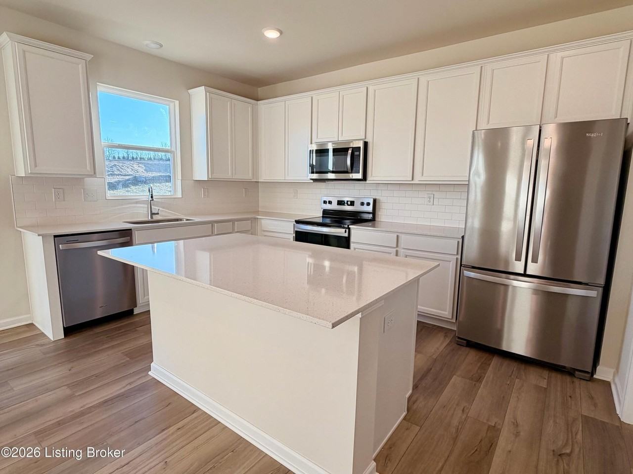 16901 Aiken Rd - Photo 6 of 20