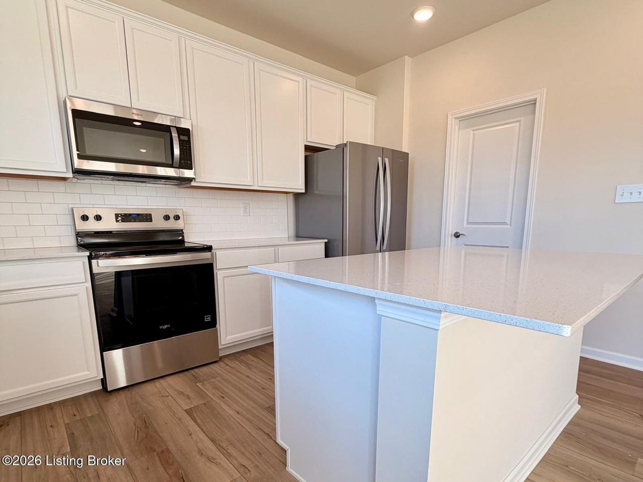 16901 Aiken Rd - Photo 7 of 20