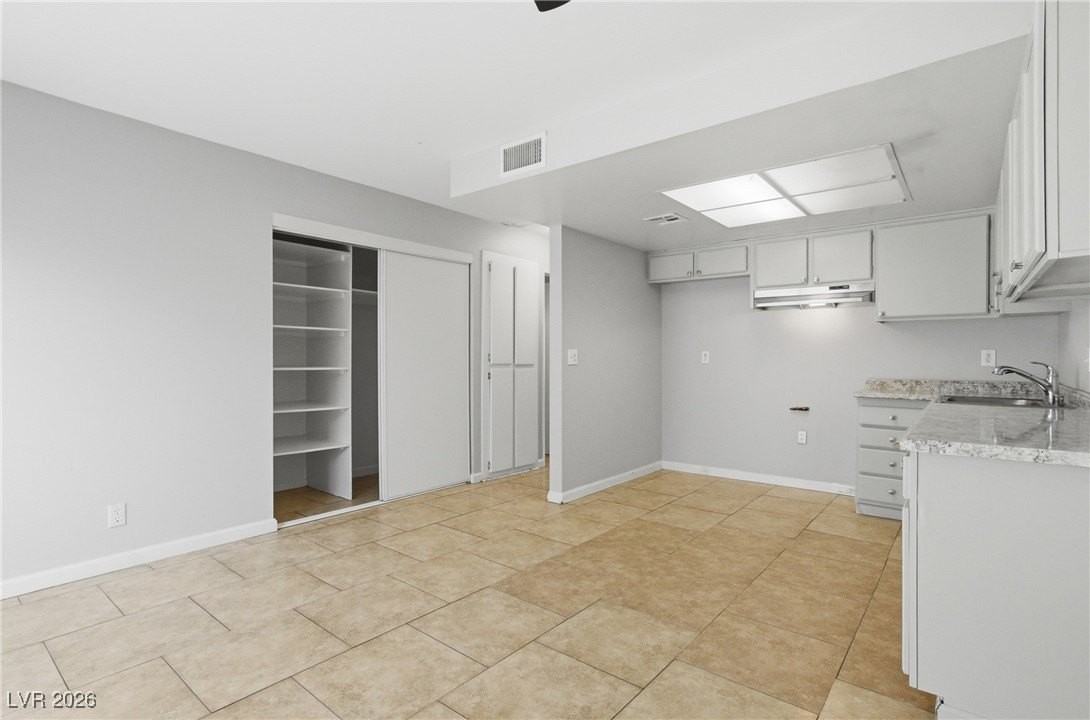 2896 Klinger Cir #3 - Photo 6 of 16