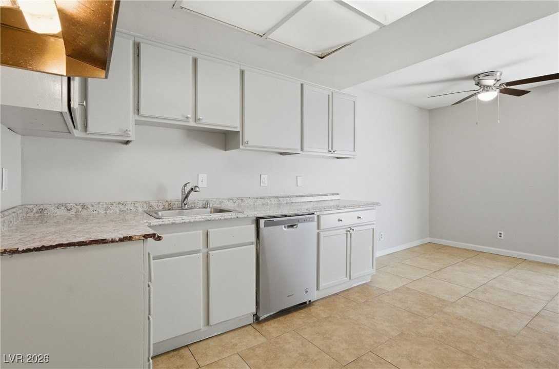 2896 Klinger Cir #3 - Photo 7 of 16