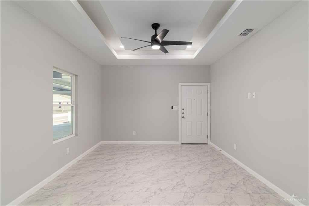 901 N Clarence Ave #2 - Photo 5 of 14