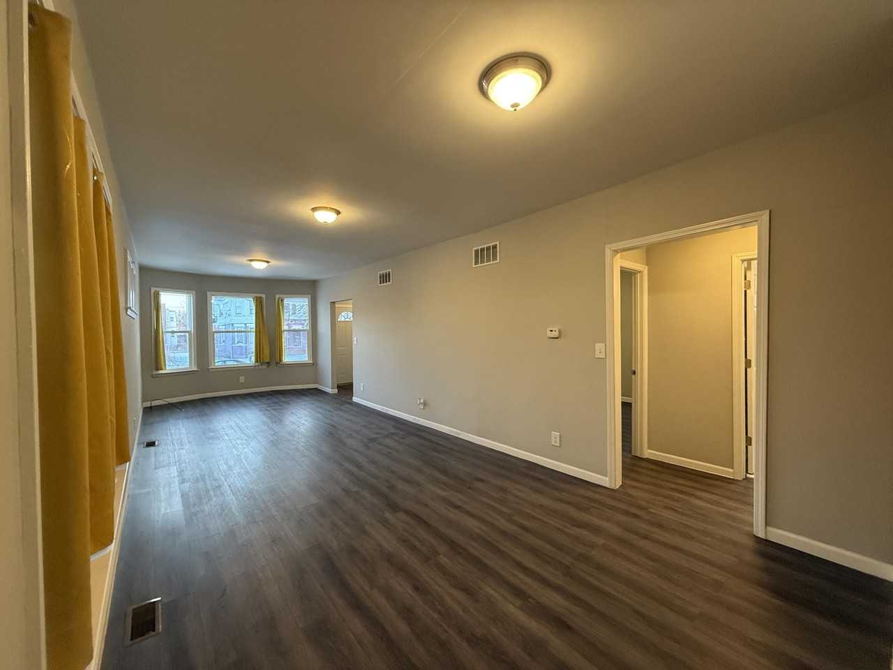 351 Westminster St - Photo 4 of 18