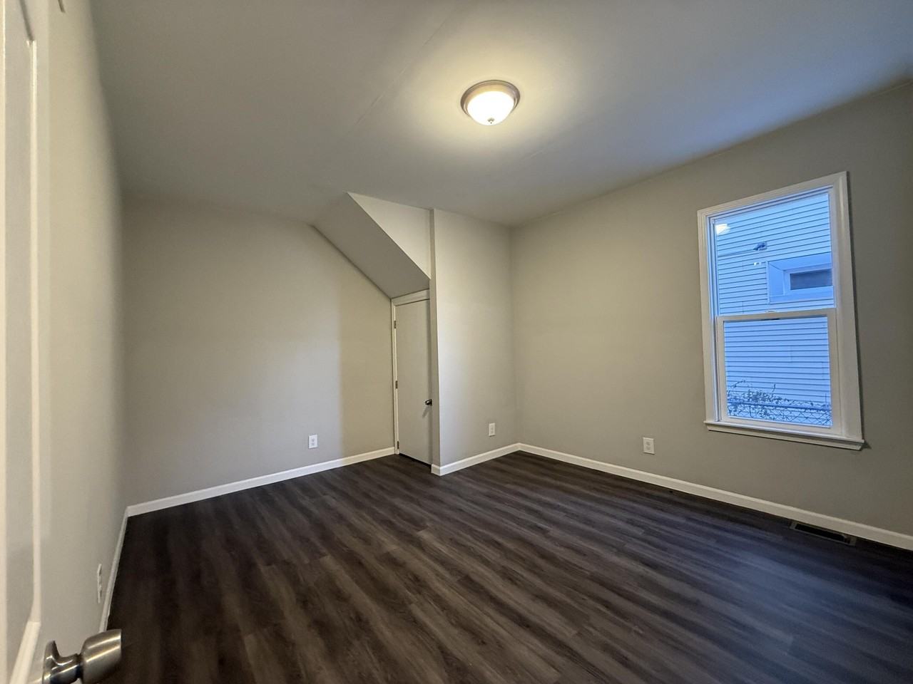 351 Westminster St - Photo 6 of 18