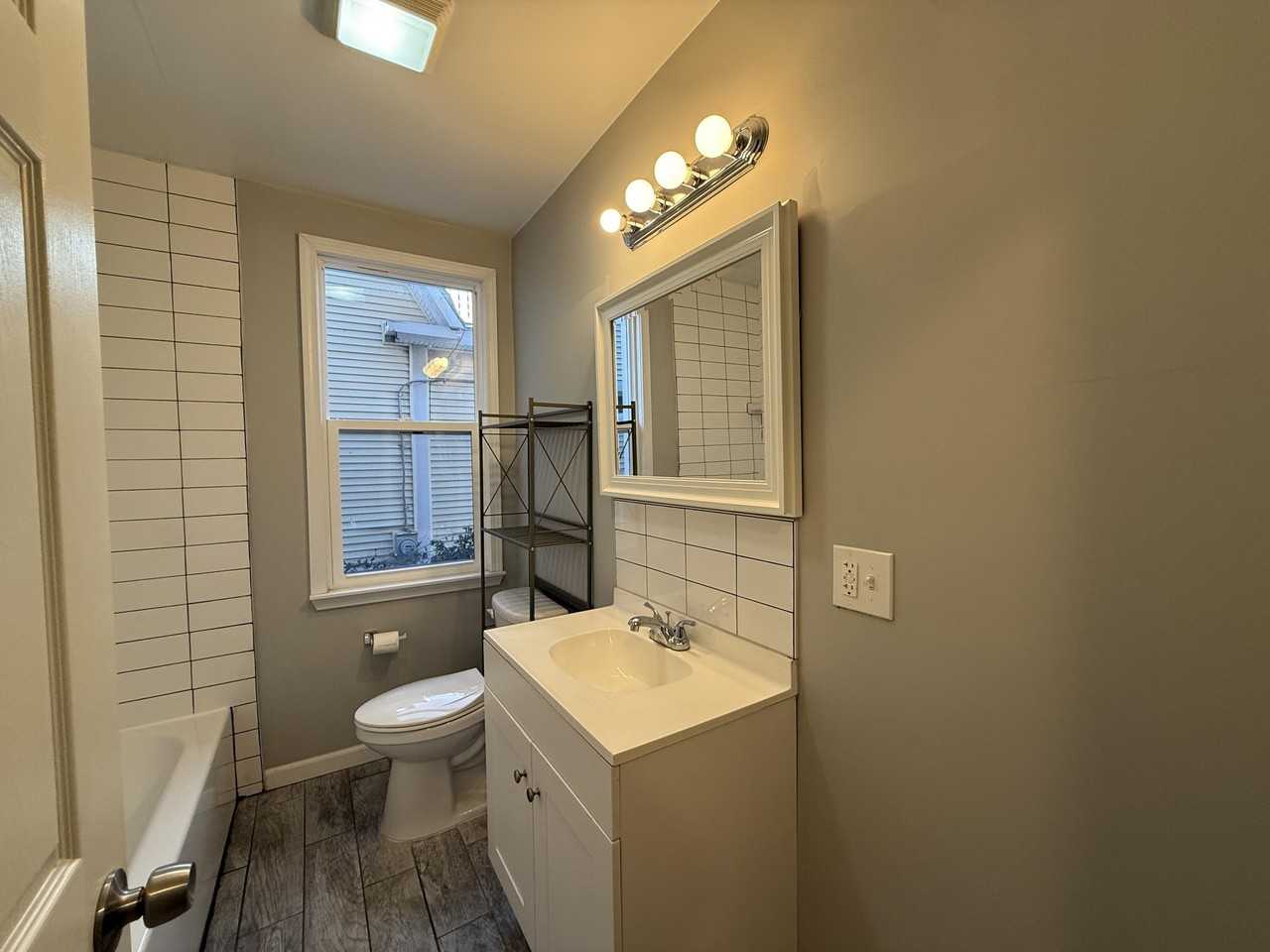 351 Westminster St - Photo 7 of 18