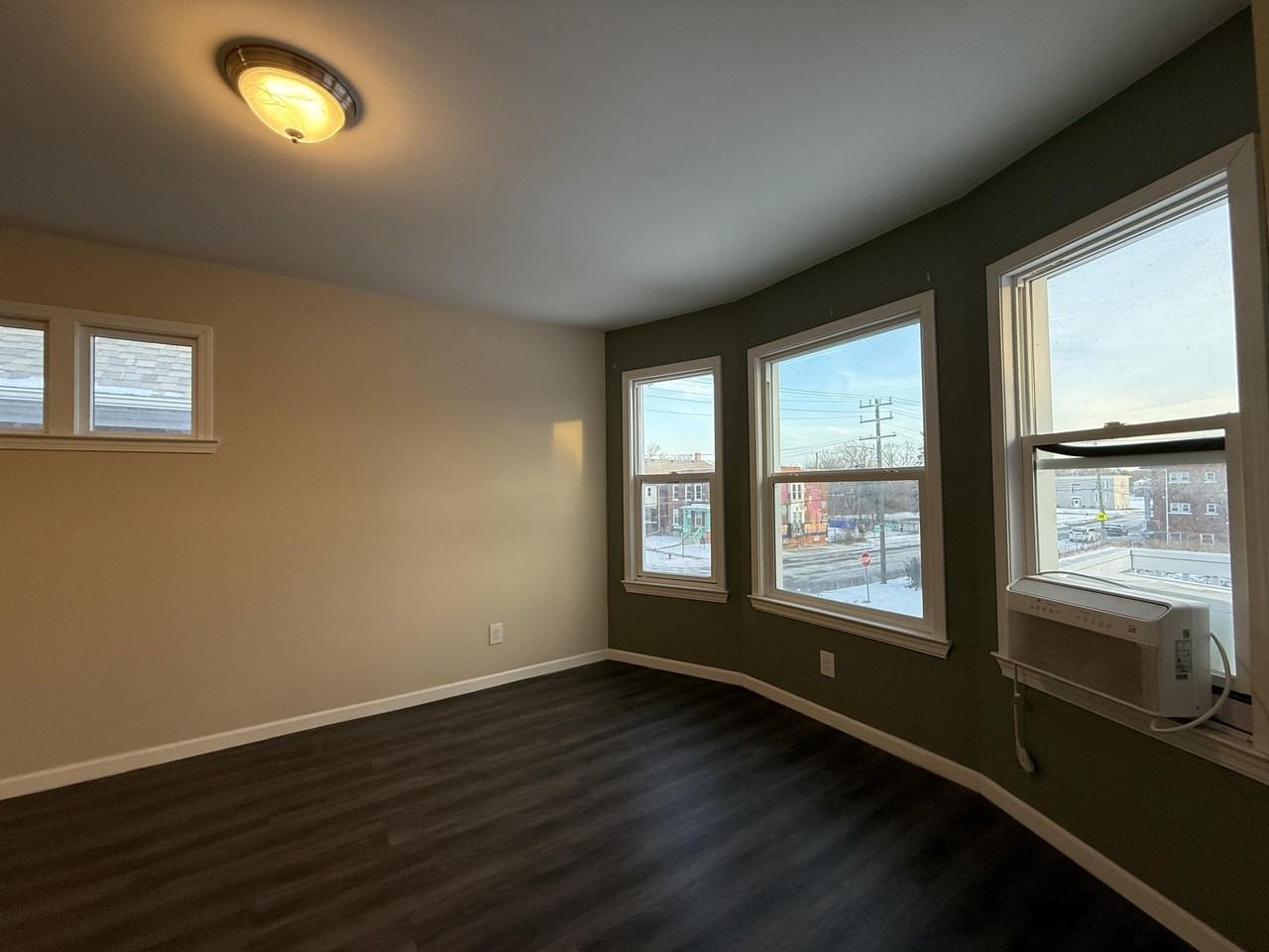 349 Westminster St - Photo 5 of 20