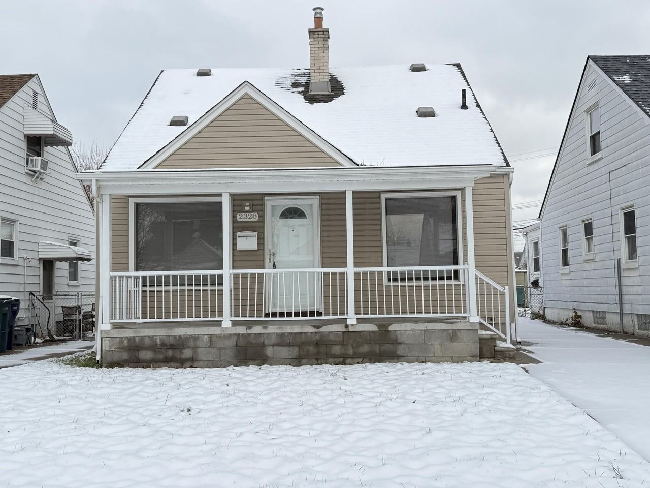 2328 Detroit Ave - Photo 2 of 10