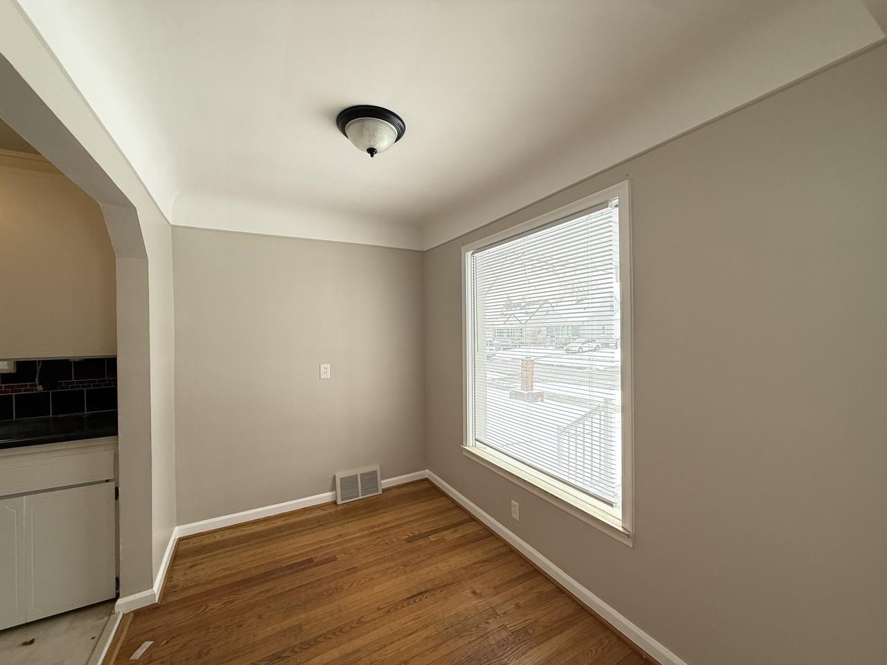 2328 Detroit Ave - Photo 5 of 10