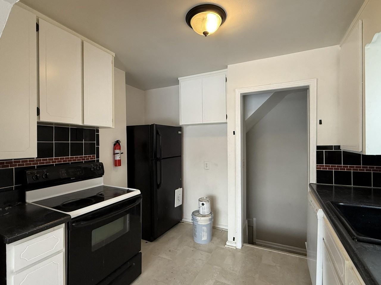 2328 Detroit Ave - Photo 6 of 10