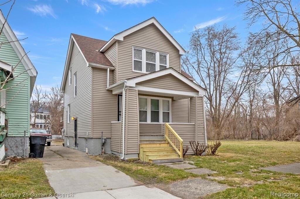 415 Manistique St - Photo 2 of 21