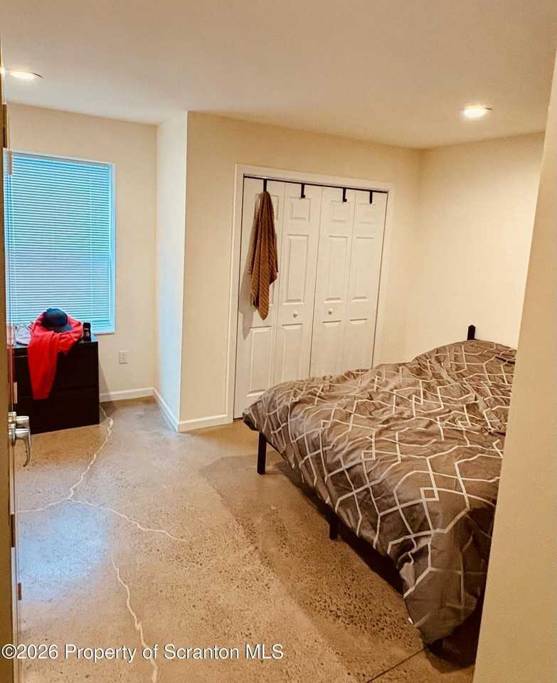 517 Delaware Ave - Photo 5 of 8