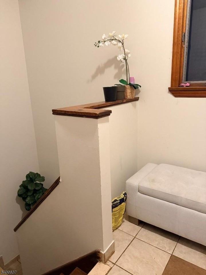 120 Fenner Ave - Photo 2 of 6