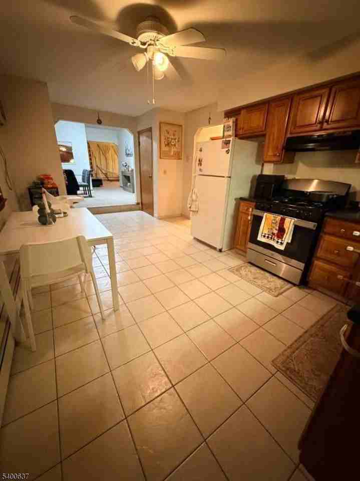 120 Fenner Ave - Photo 3 of 6