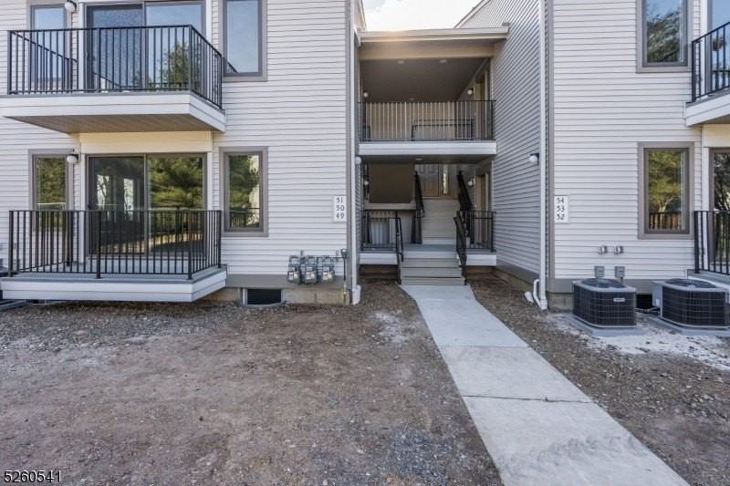 50 Sam Bonnell Dr - Photo 2 of 33