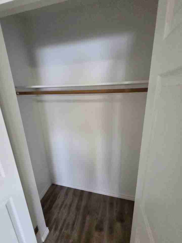 30 17-30 Westmount Road West #17 - Photo 7 of 13