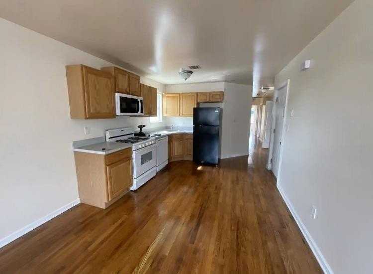 13 Union St #2 - Photo 6 of 19