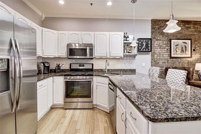 1004 Willow Ave #4 - Photo 5 of 14