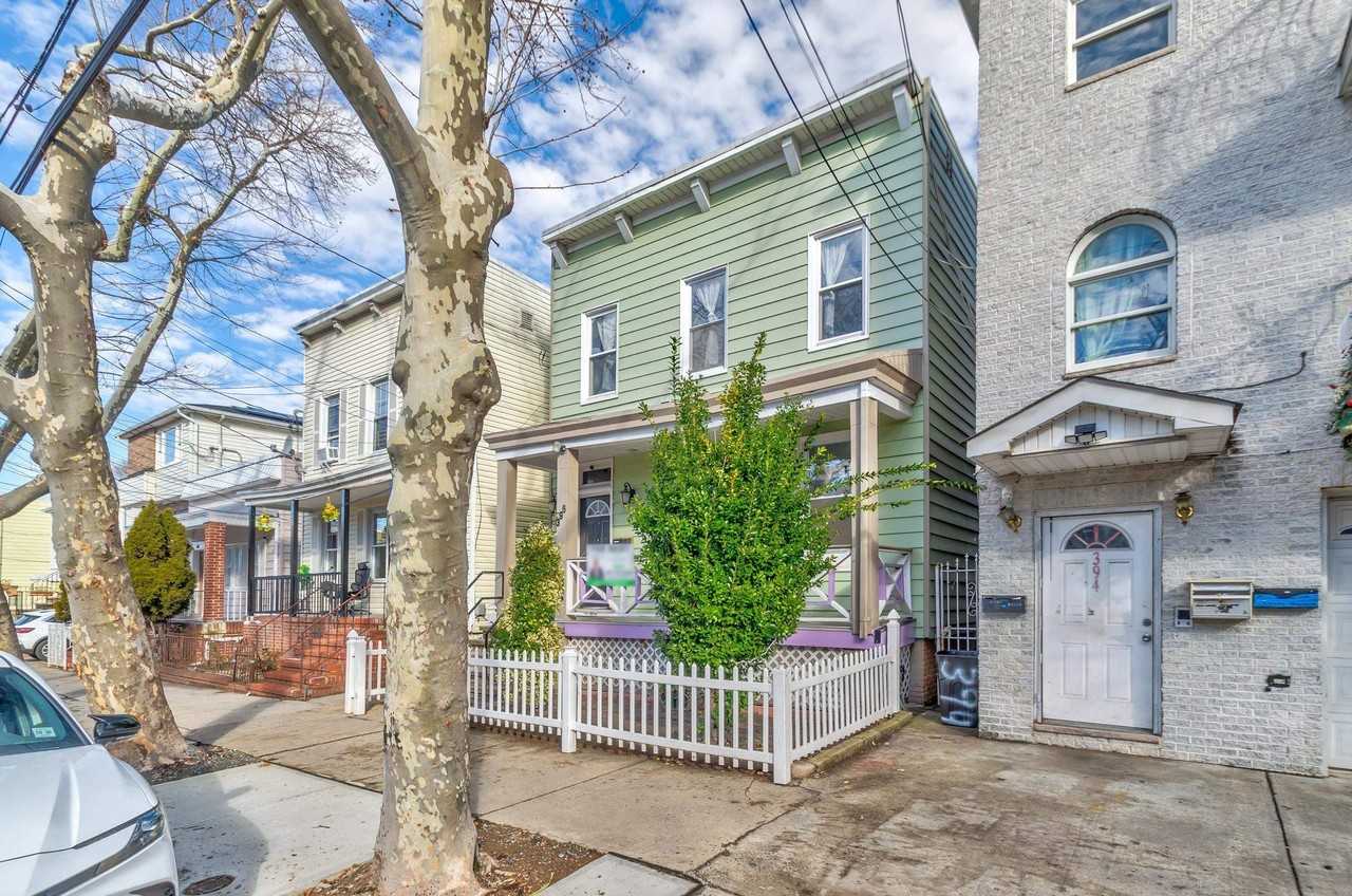 396 Union St #2 - Photo 3 of 14