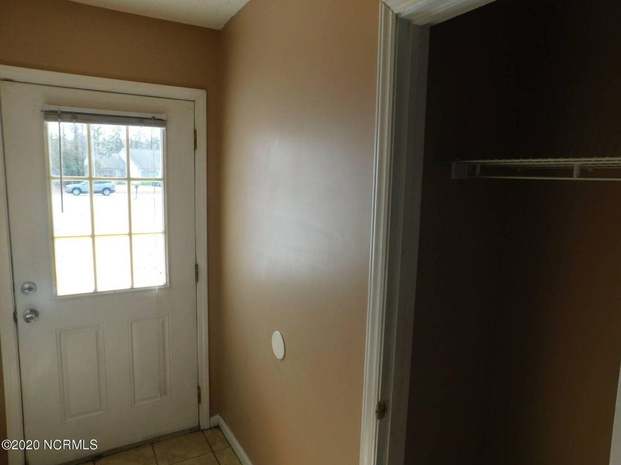 133 Village Ct - Photo 4 of 19