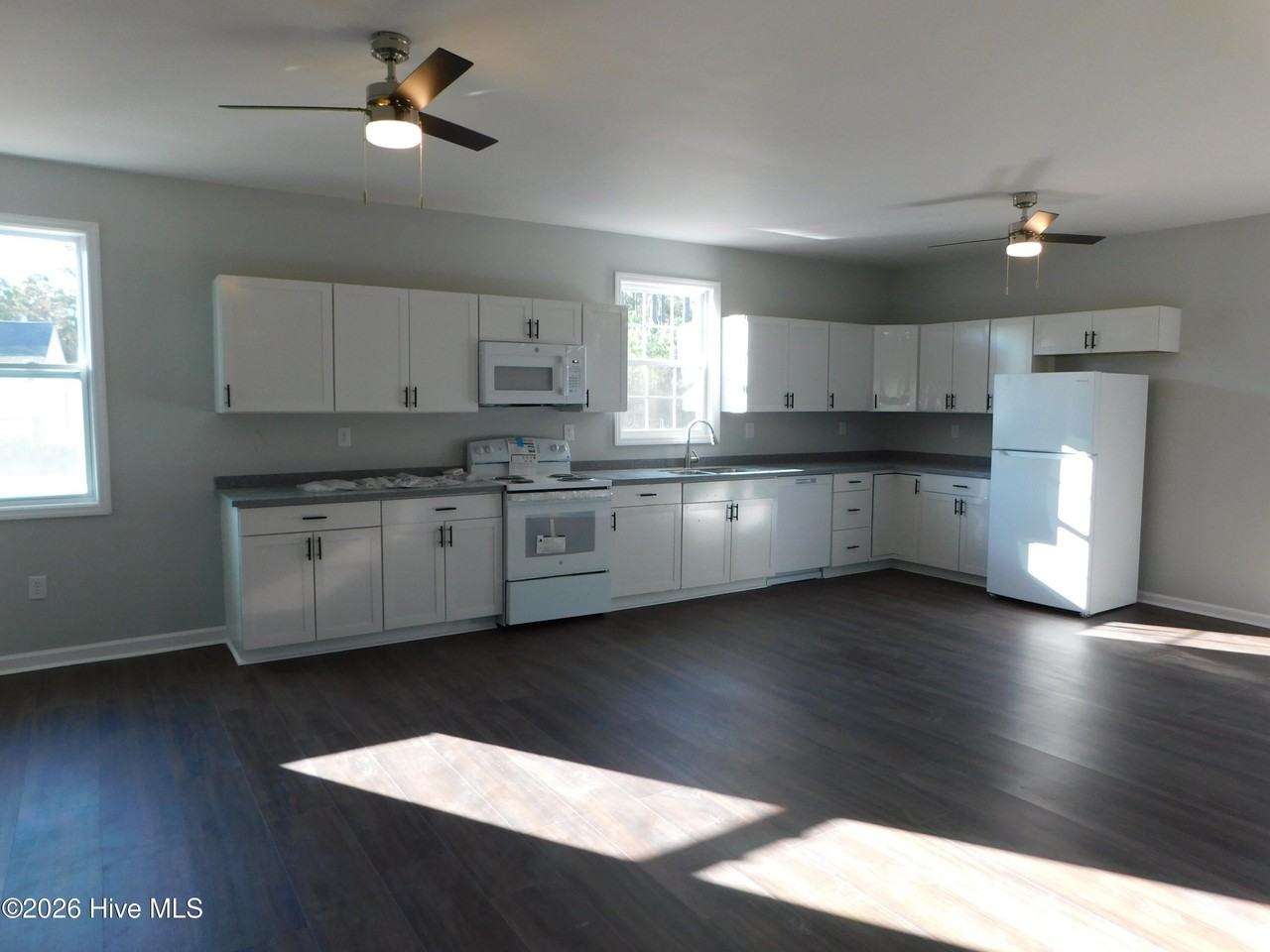 201 Thompsonfield - Photo 4 of 13