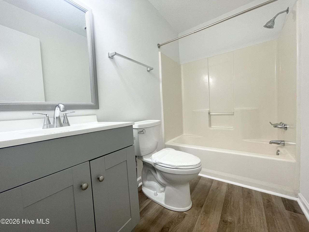 209 Oakwood Ln - Photo 5 of 16