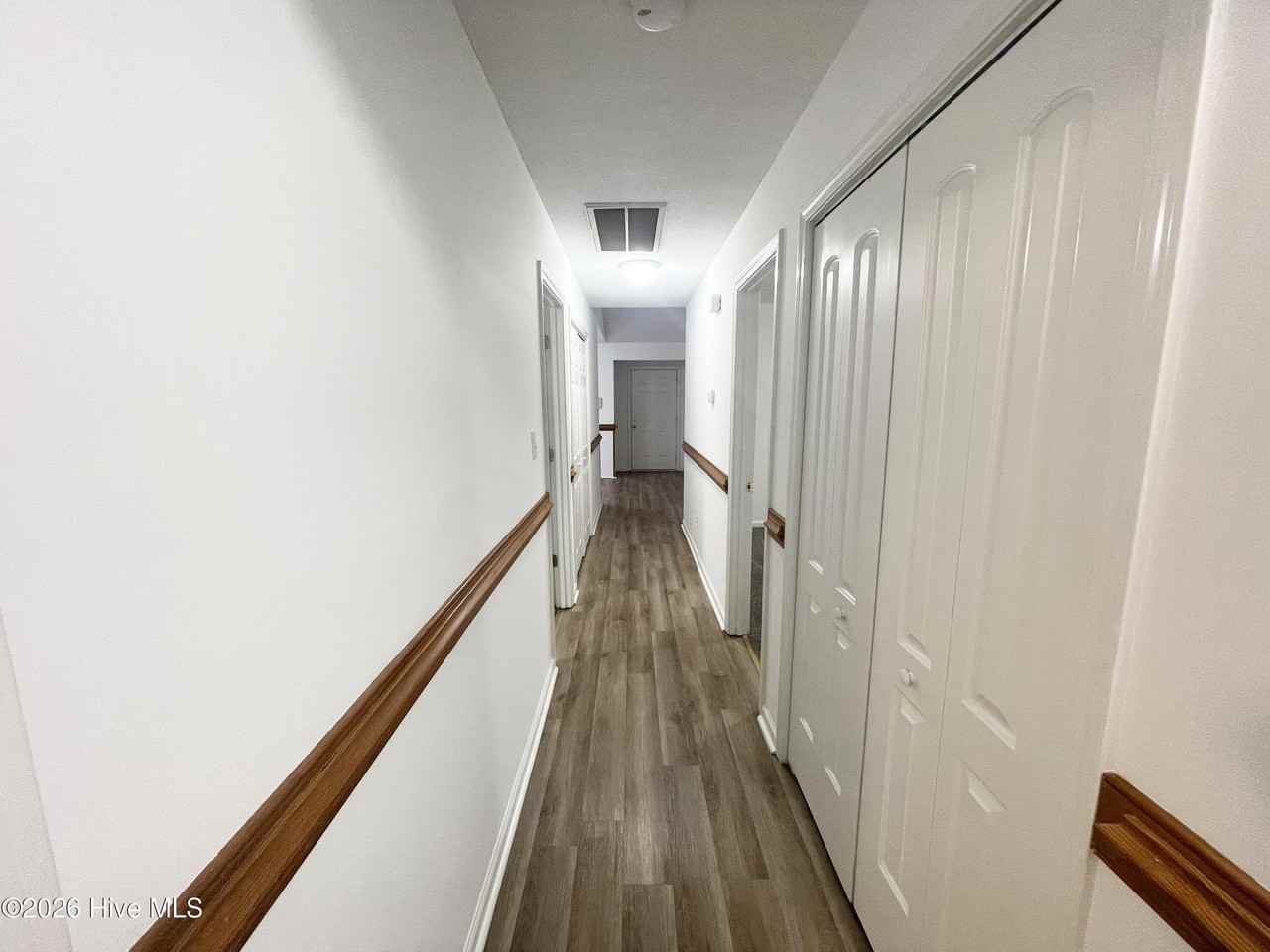 209 Oakwood Ln - Photo 6 of 16